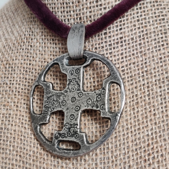 Metropolitan Museum of Art Maltese Cross Pin Pendant - Picture 7 of 15